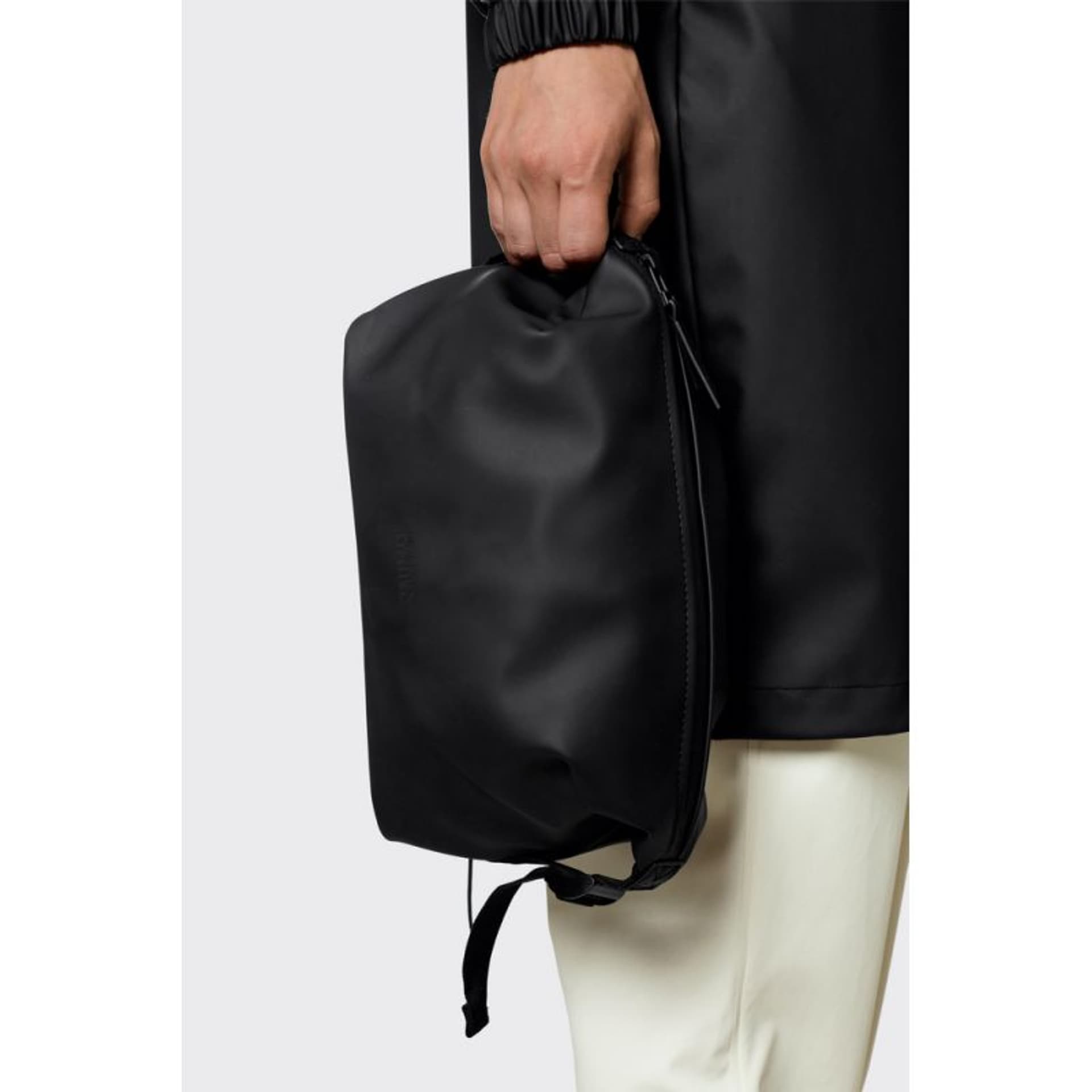 

Kosmetyczka Rains weekened Wash bag (kolor Czarny, rozmiar uniwersalny)