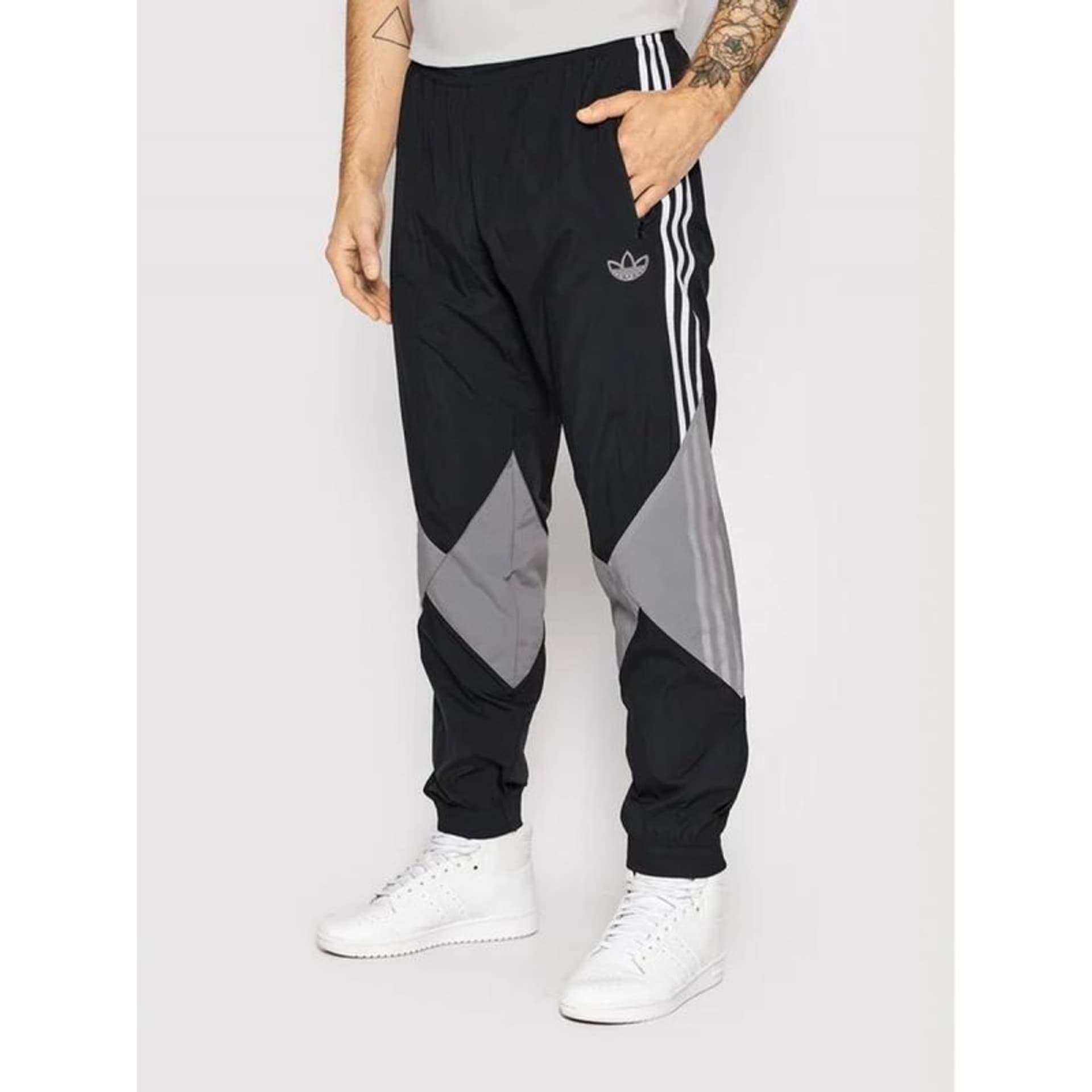 

Spodnie adidas Originals Lightning Tp M (kolor Czarny, rozmiar XS)