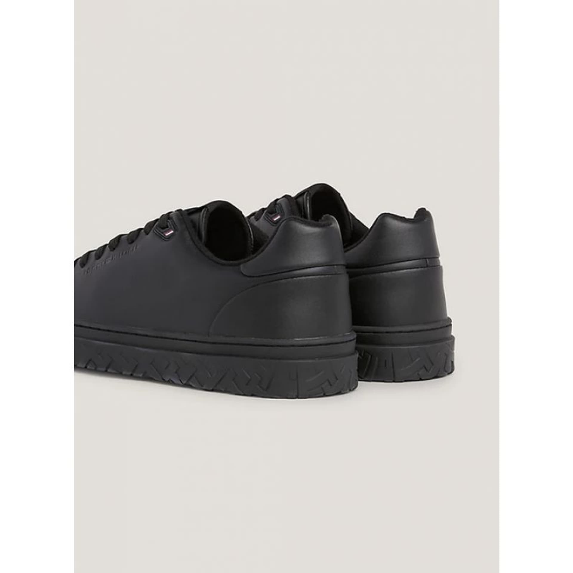 

Buty Tommy Hilfiger Court Thick Cupsole Leather M (kolor Czarny, rozmiar 42)