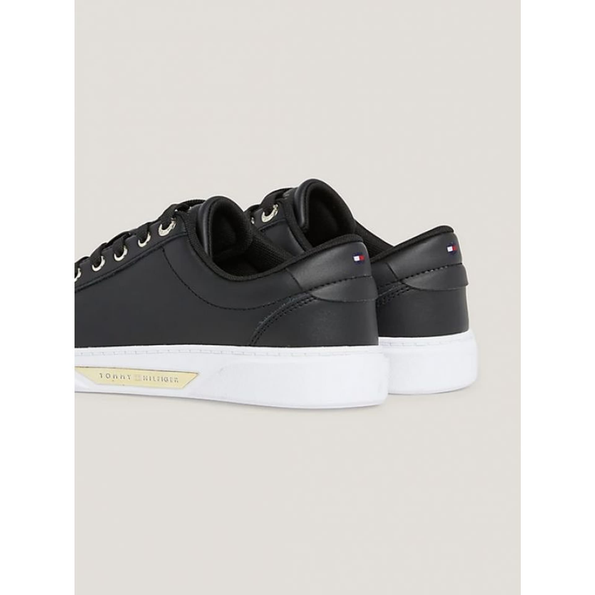 

Buty Tommy Hilfigker Golden Hw Court Sneaer W (kolor Biały. Czarny, rozmiar 38)