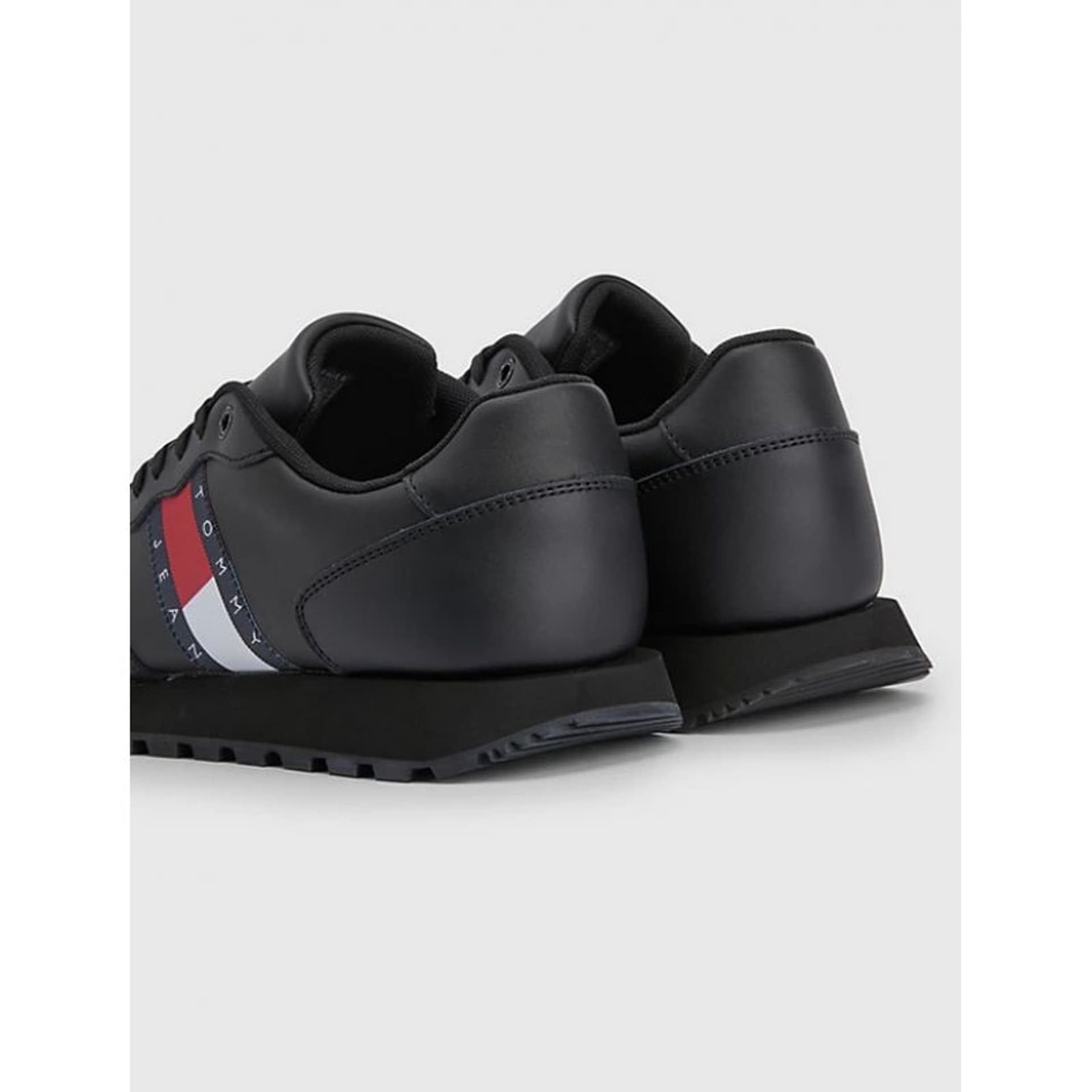 

Buty Tommy Hilfiger Leather Runner Ess M (kolor Czarny, rozmiar 44)