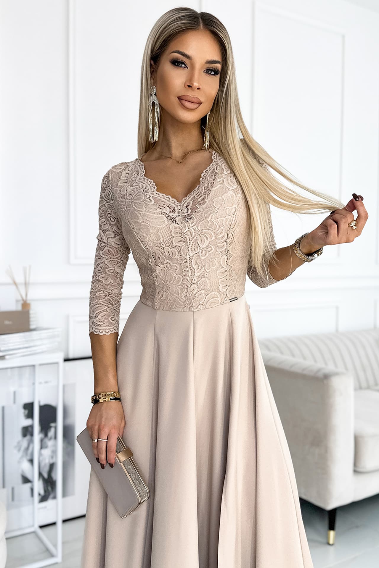 

309-10 AMBER koronkowa elegancka długa suknia z dekoltem i rozcięciem na nogę - BEŻOWA (kolor Beżowy, rozmiar XL)