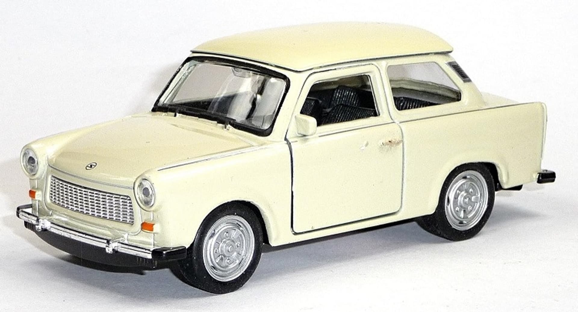 

WELLY TRABANT 601 1:34 SAMOCHÓD KOLEKCJONERSKI