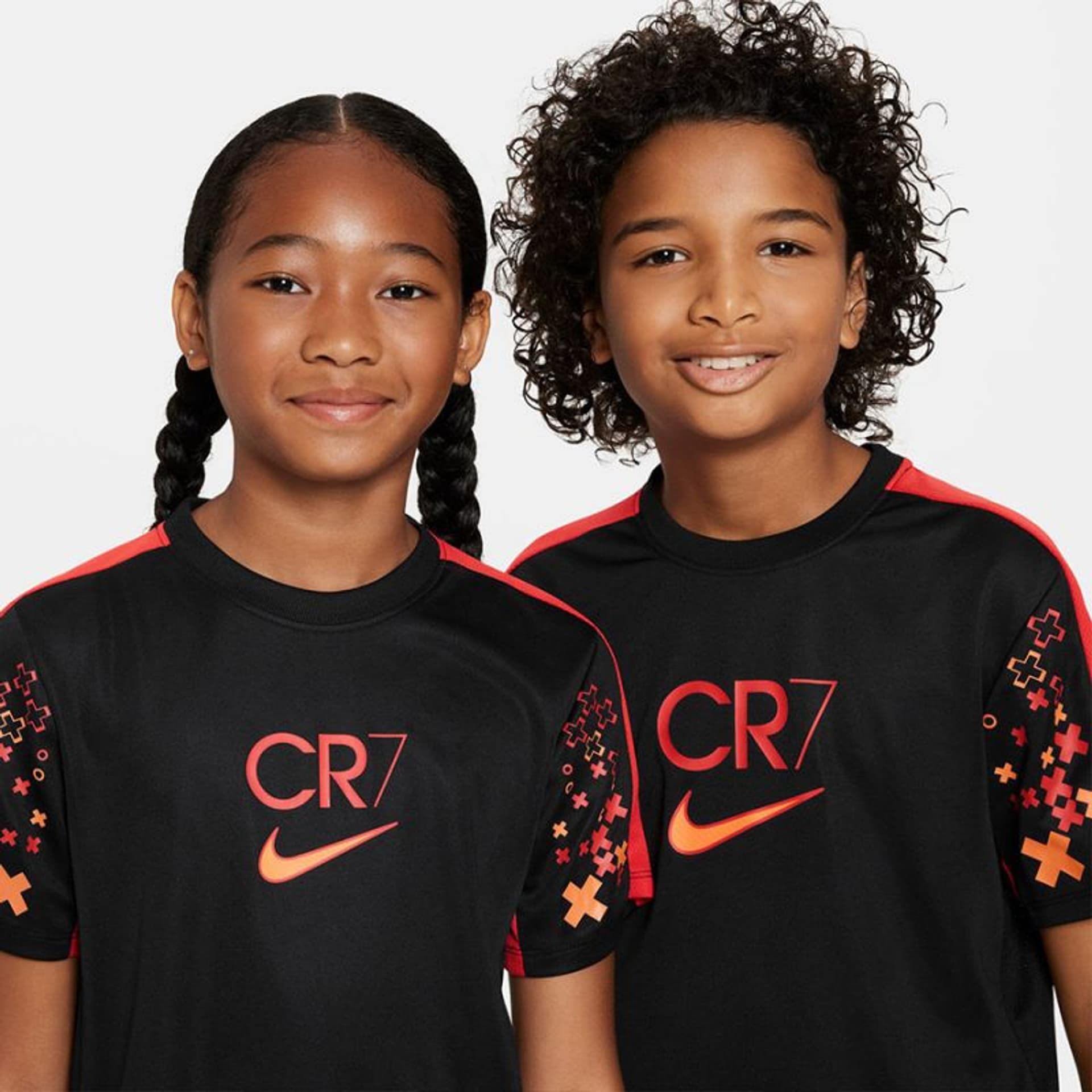 

Koszulka Nike Sportswear CR7 Jr FJ6176 (kolor Czarny, rozmiar XL (158-170cm))