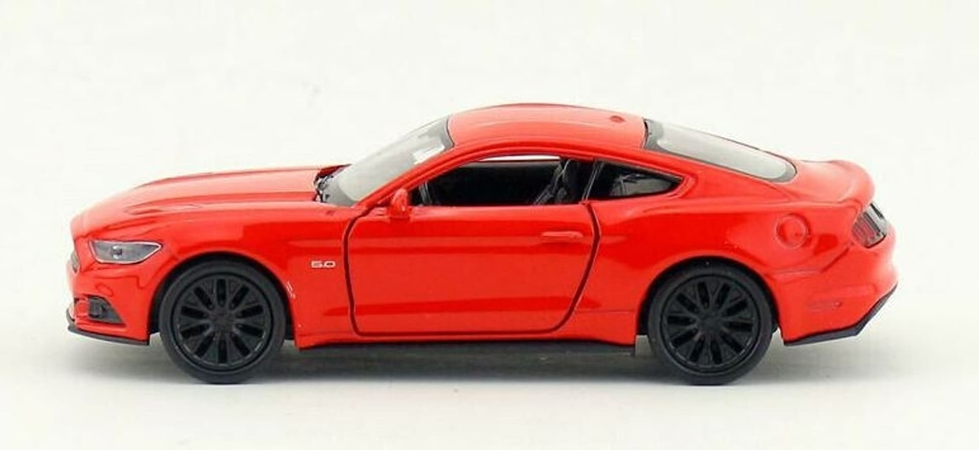 

WELLY FORD MUSTANG GT 1:24 SAMOCHÓD KOLEKCJONERSKI