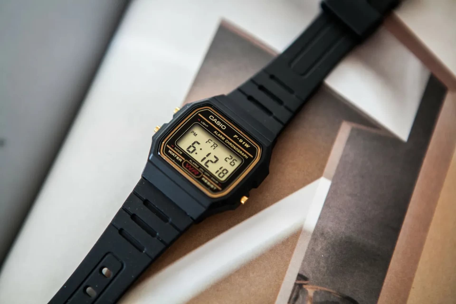 

ZEGAREK MĘSKI CASIO F-91WG-9QDF + BOX