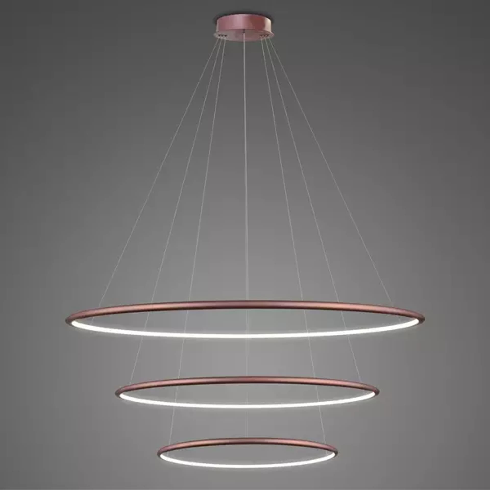 

Lampa wisząca Ledowe Okręgi No.3 Φ80 cm in 4k różowe złoto Altavola Design (Barwa światła barwa dzienna, Kierunek padania światła do wewnątrz, Kolor różowe złoto, Możliwość ściemniania nie)