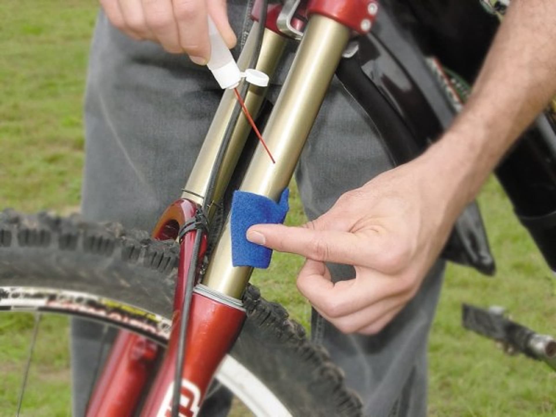 

Olej do goleni Finish Line STANCHION LUBE 15g