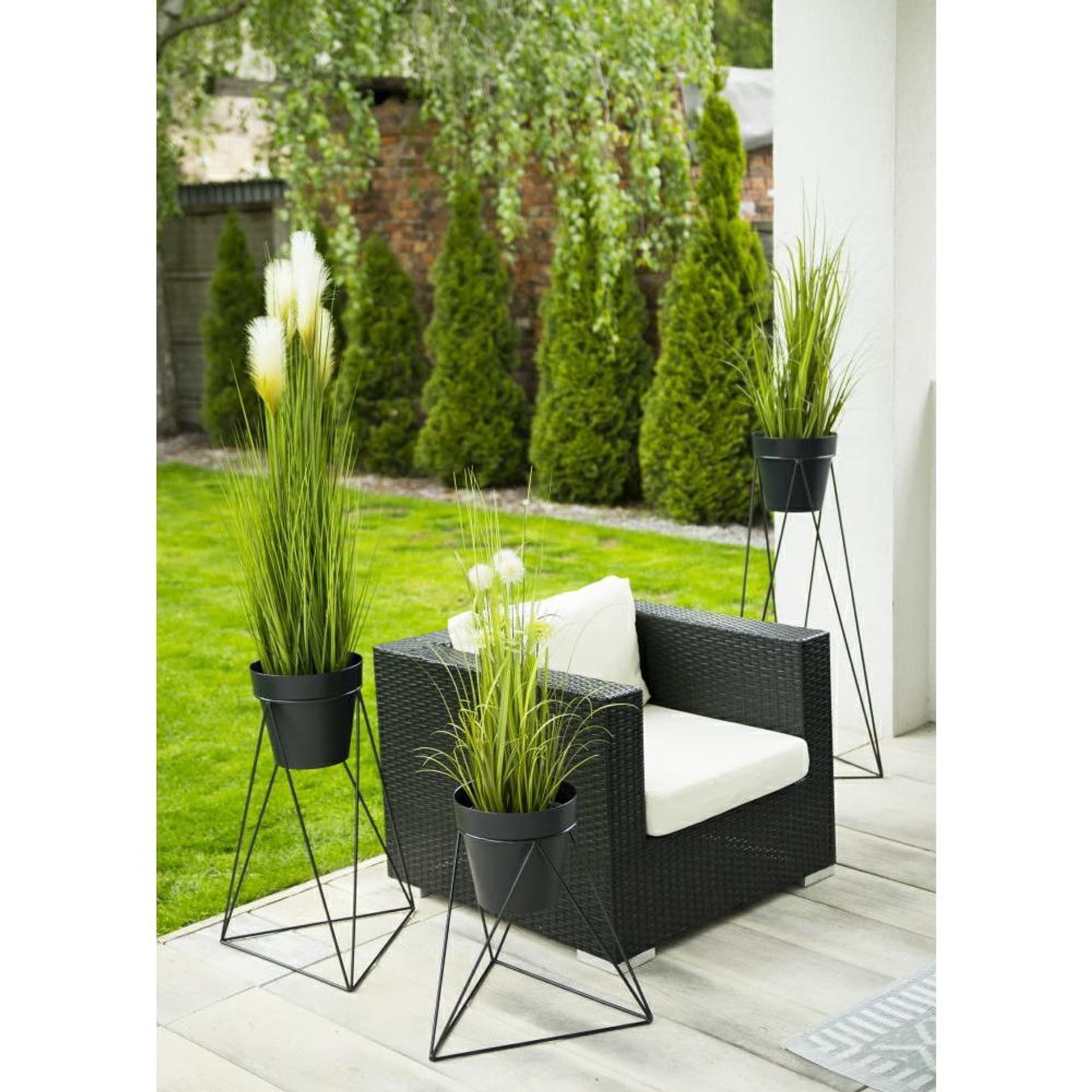 

Trójkatny kwietnik stojący 40 cm czarny LOFT