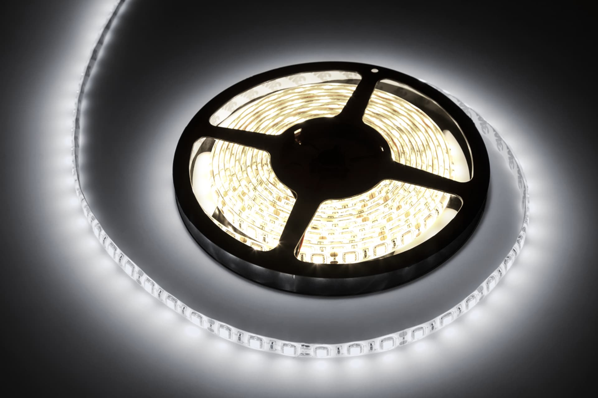 

Sznur diodowy 5m Rebel zimny biały wodoodporny (300x5050 SMD) 12V, 300x5050 smd) 12