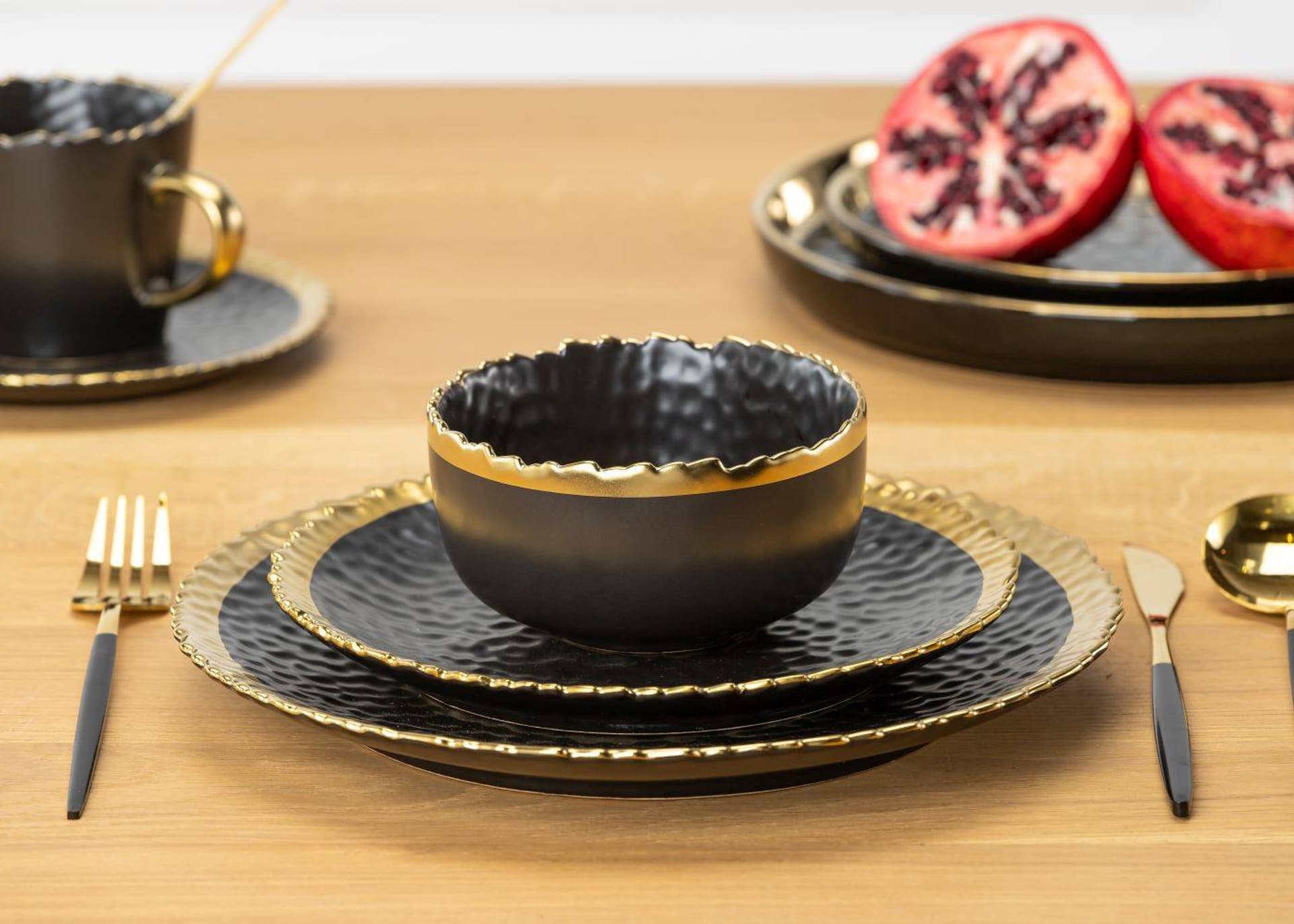 

Salaterka Kati Black Gold