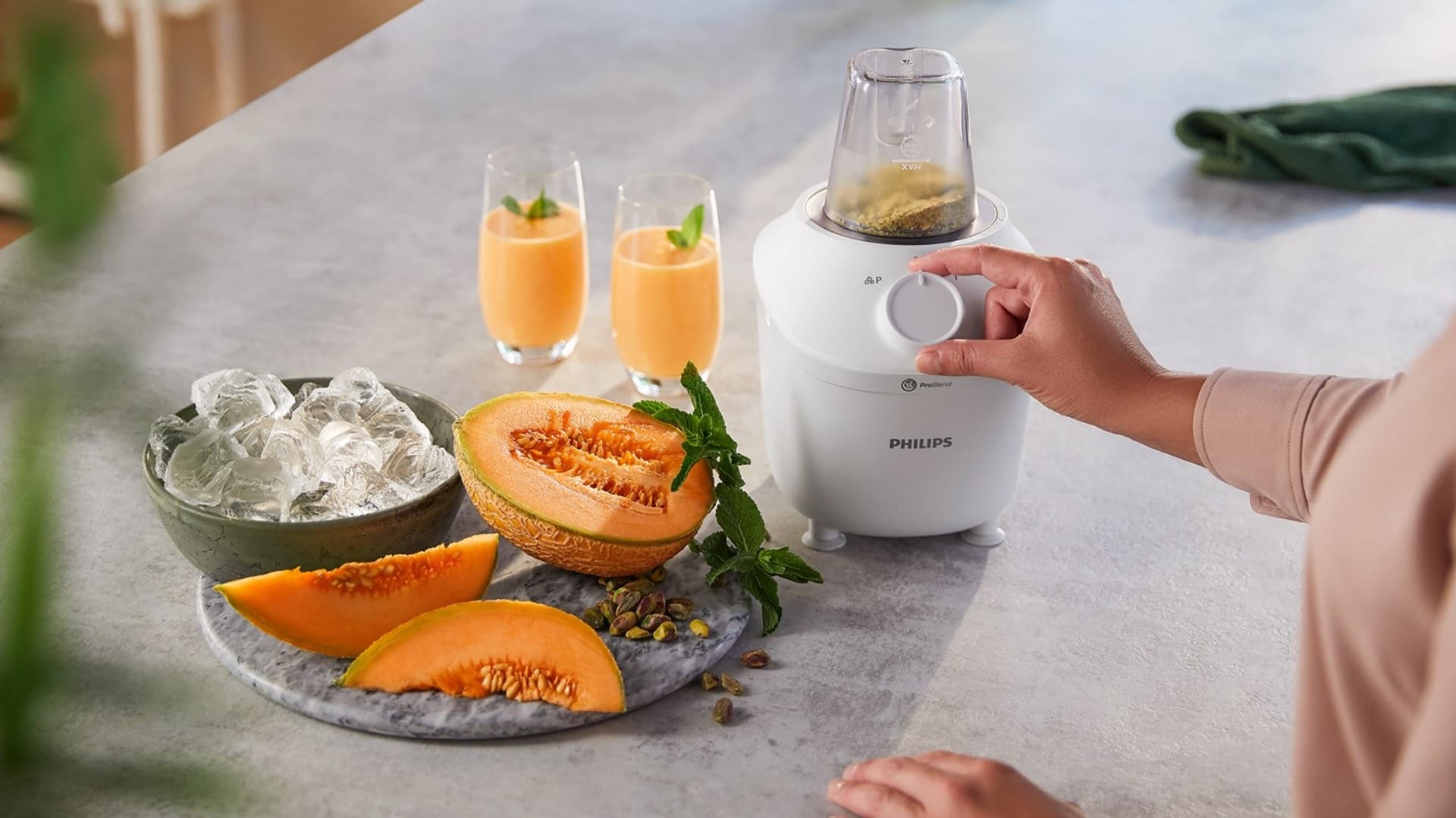 

Blender kielichowy HR2041/00 450W
