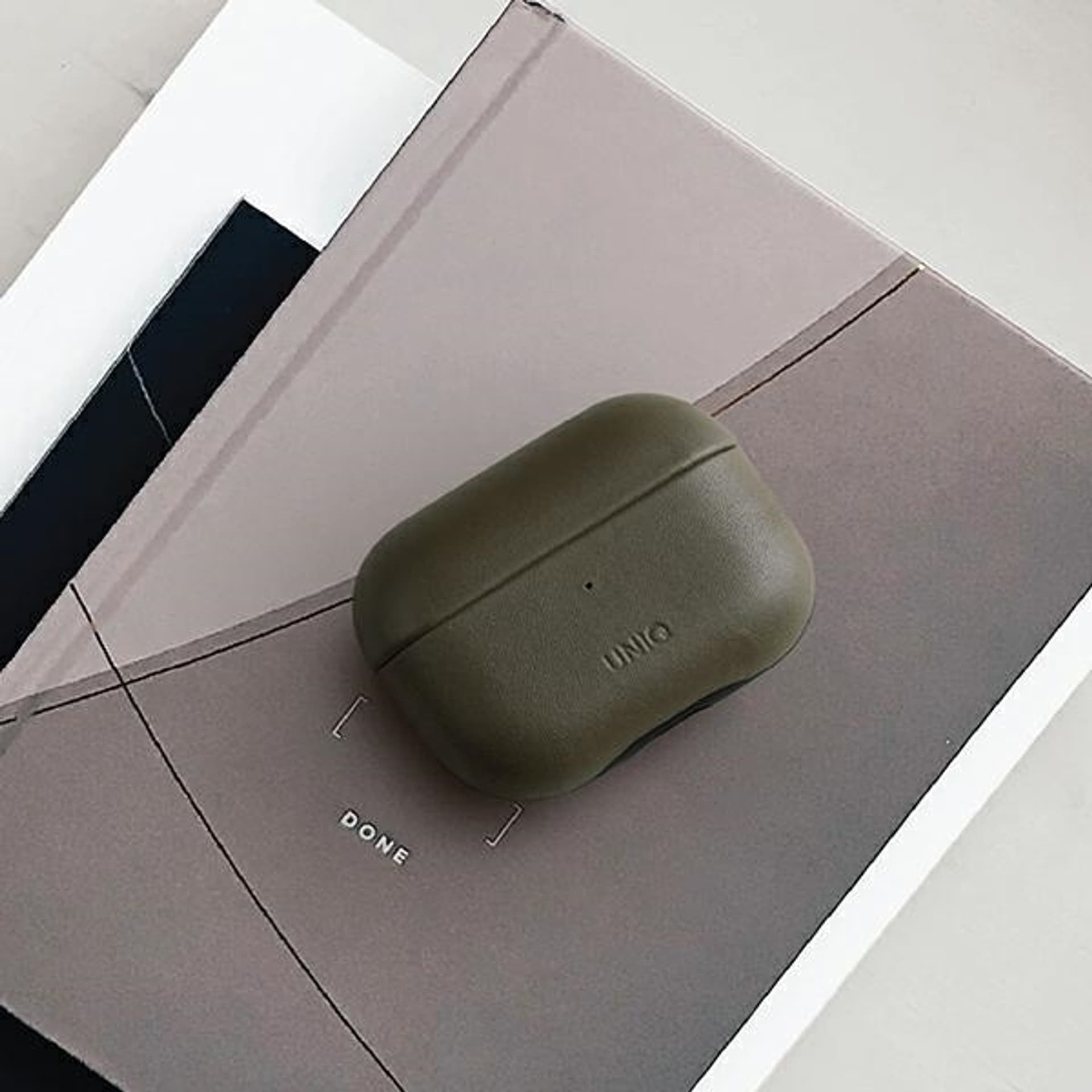 

UNIQ etui Terra AirPods Pro Genuine Leather czerwony/red
