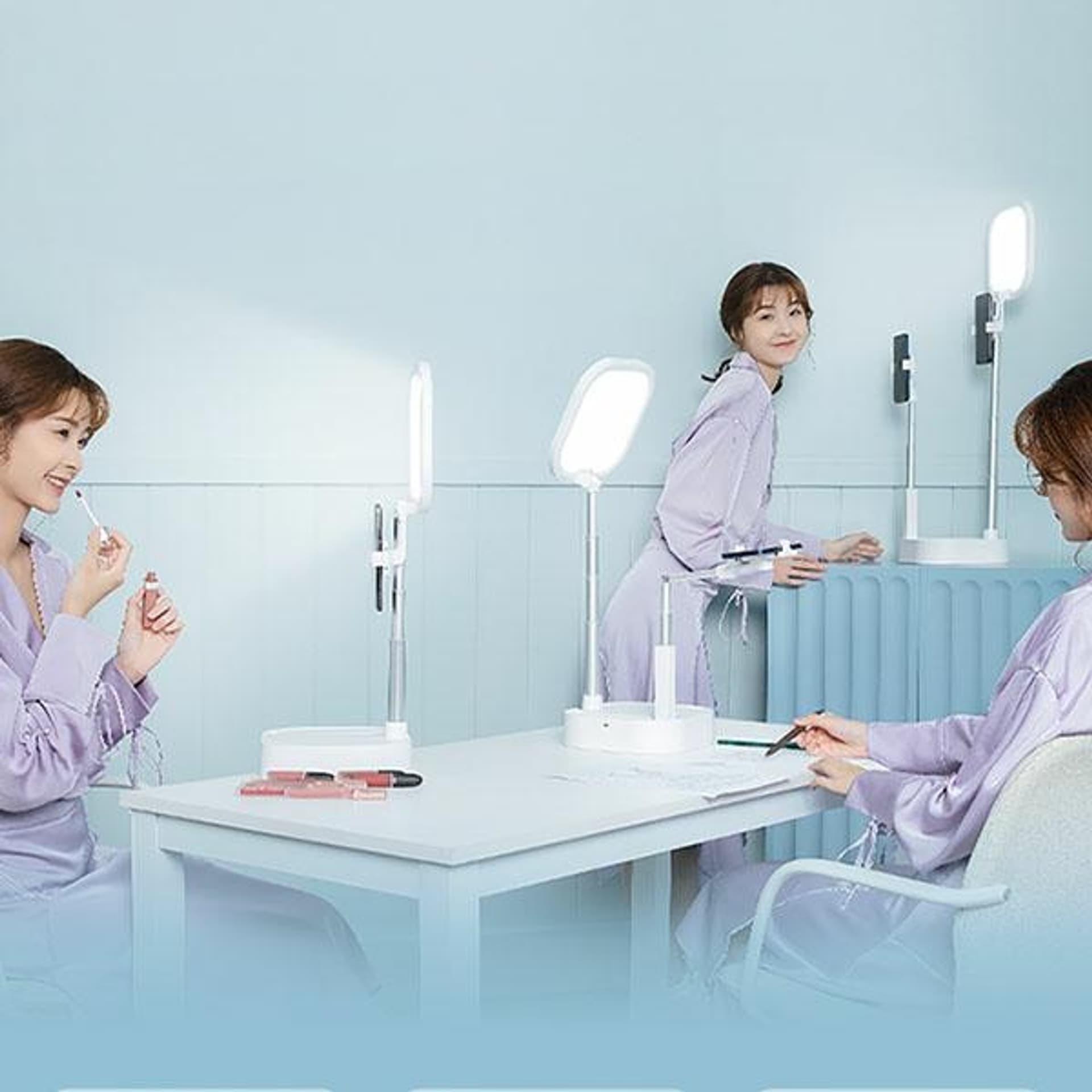 

USAMS Podwójny uchwyt na telefon z lampą LED biały/white ZB24001 (US-ZB240)