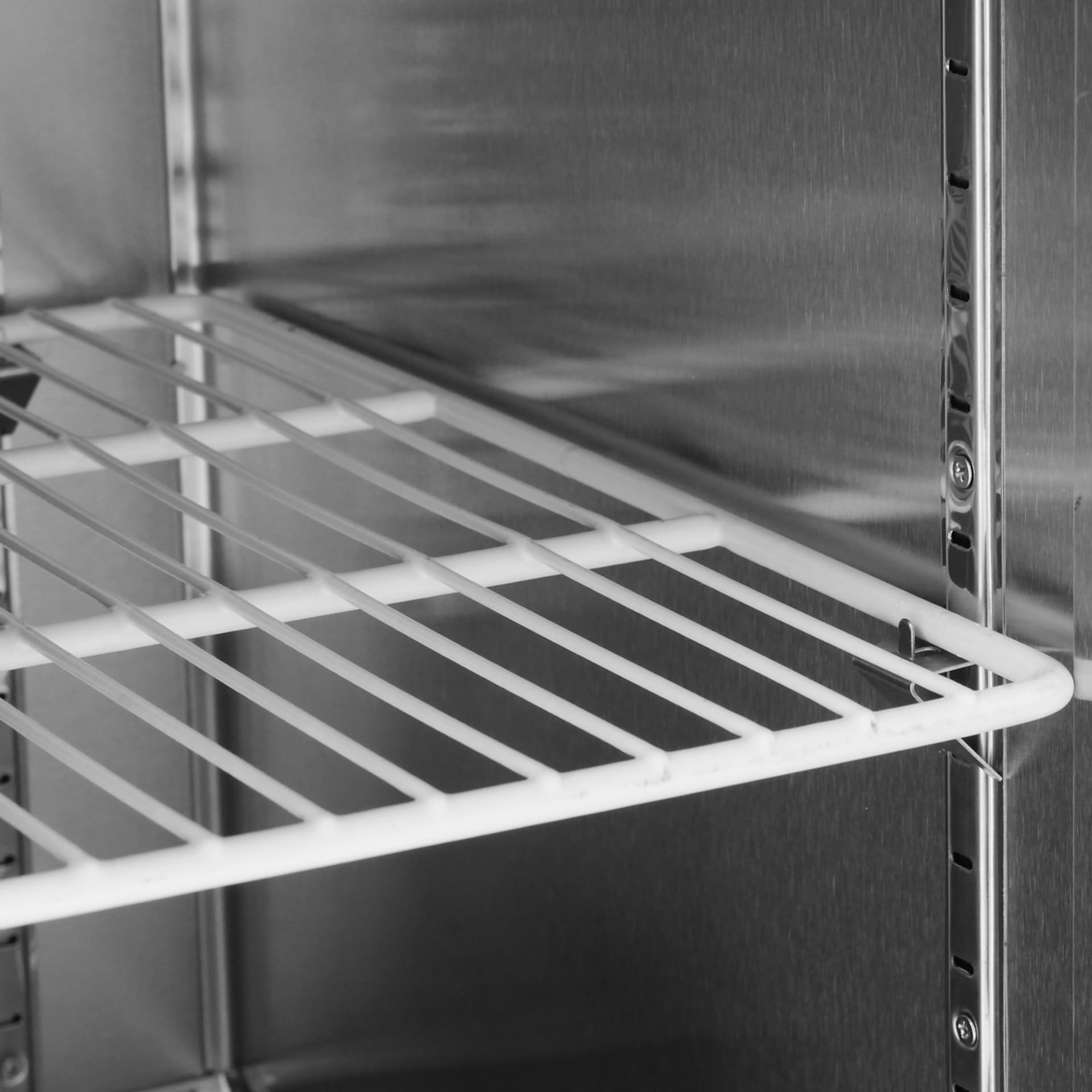 

Stół chłodniczy Kitchen Line z blatem roboczym szer. 180cm -2/+8C - Hendi 233382