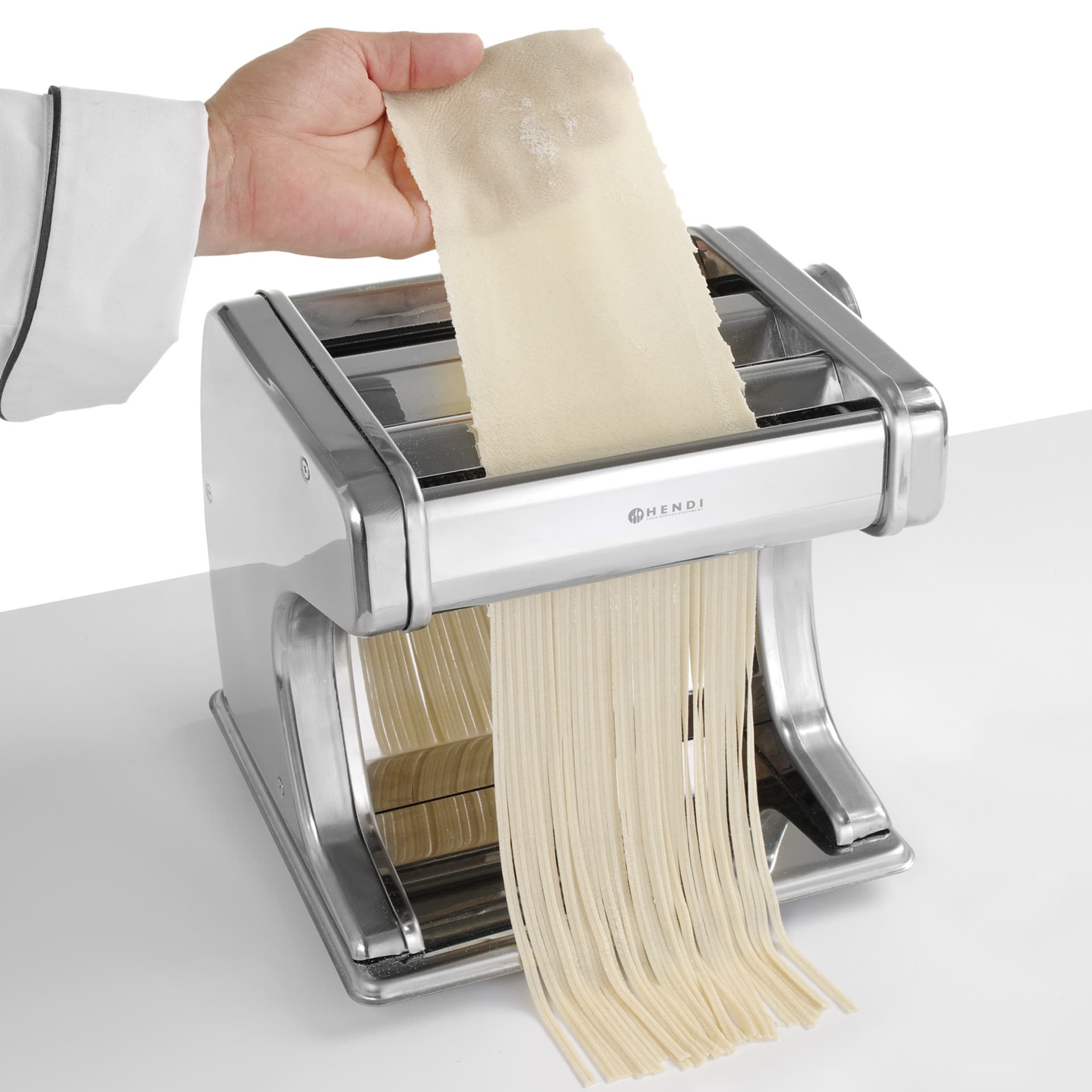 

Elektryczna maszynka urządzenie do makaronu tagliatelle fettuccine do 170mm Hendi 224847