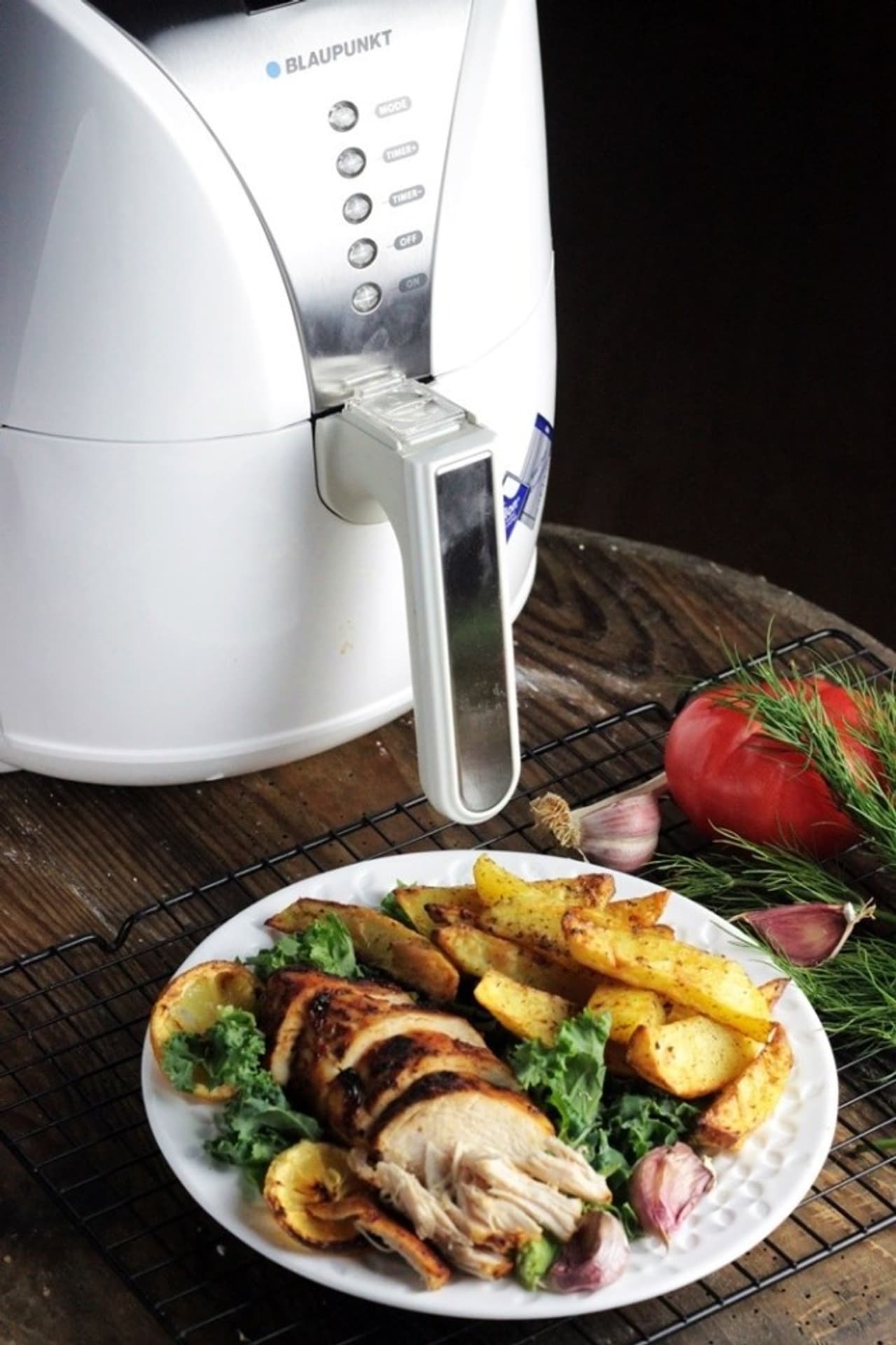

Frytownica beztłuszczowa Blaupunkt AFD-601 (4 l; 2,5 kg; 1500W; kolor biały)