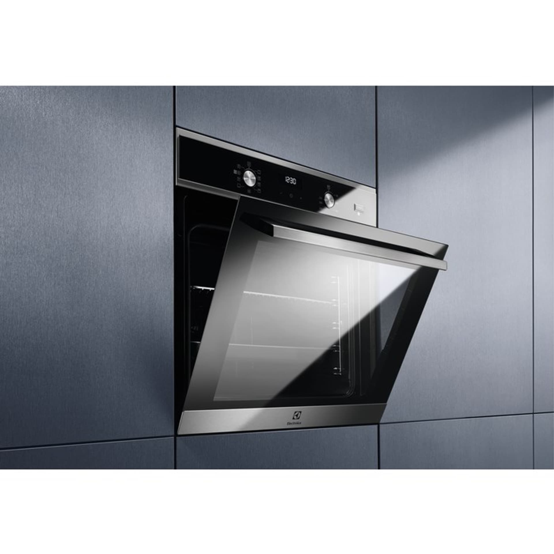 

Piekarnik parowy do zabudowy Electrolux EOD5C71X (Pokrętło; 2990W; Czarny)
