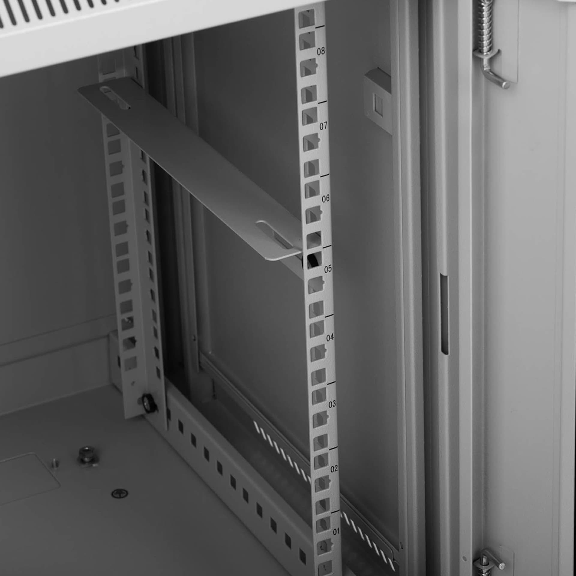 

Szafa RACK serwerowa instalacyjna wisząca 19'' 9U IP20 do 75 kg 60x45x50.4 cm
