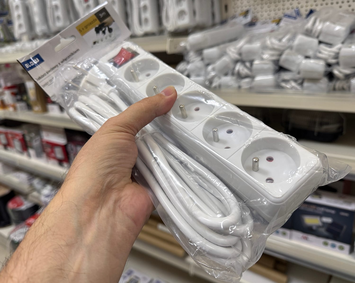 Przedłużacz sieciowy PR-570WSP 5 gniazd z wyłącznikiem 3m biały 3x1,5mm