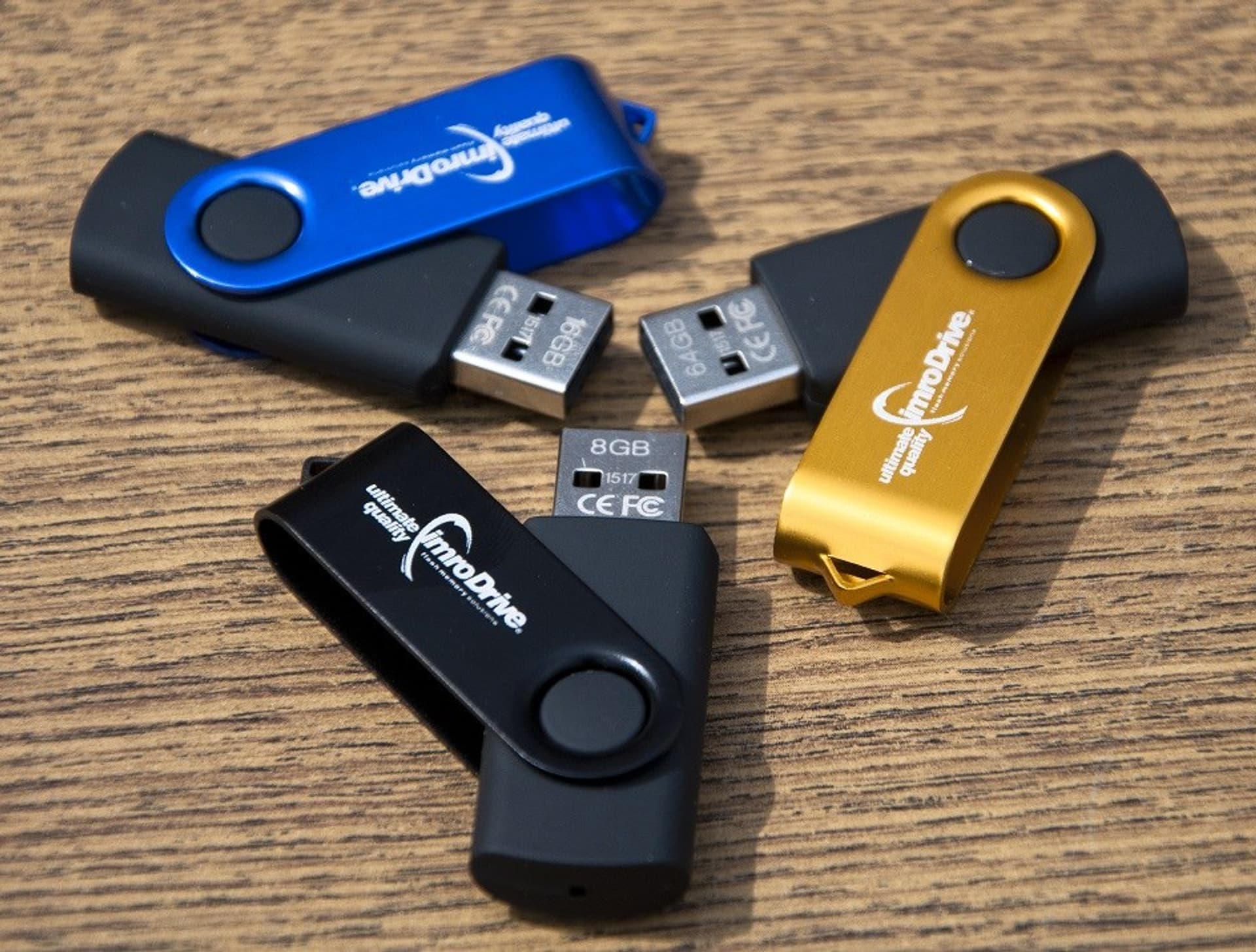 

Pendrive IMRO AXIS/16GB USB (16GB; USB 2.0; kolor niebieski)