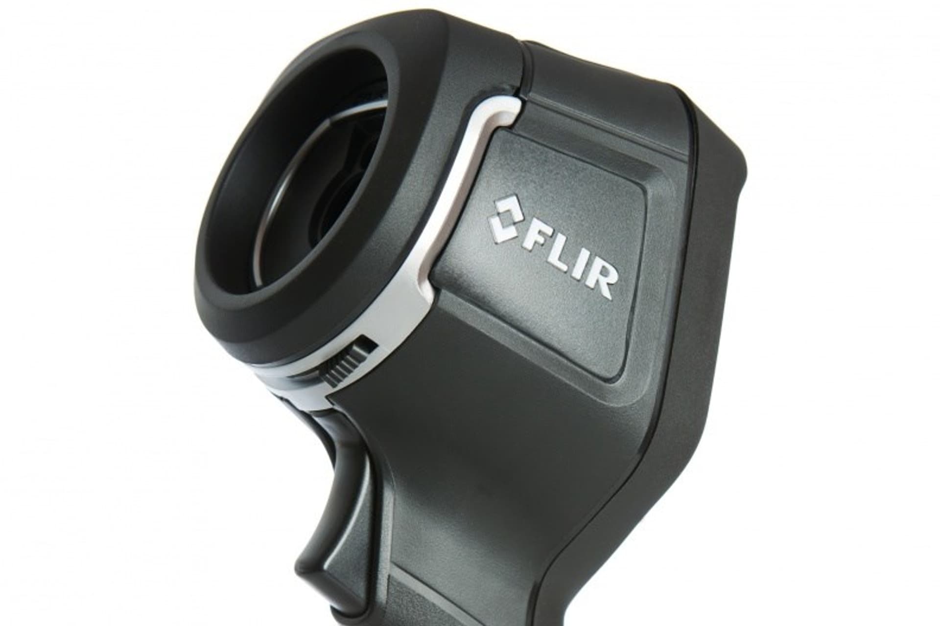 

FLIR KAMERA TERMOWIZYJNA Z ROZSZERZONYM ZAKRESEM TEMPERATUR Z WI-FI 160X120PX E5-XT