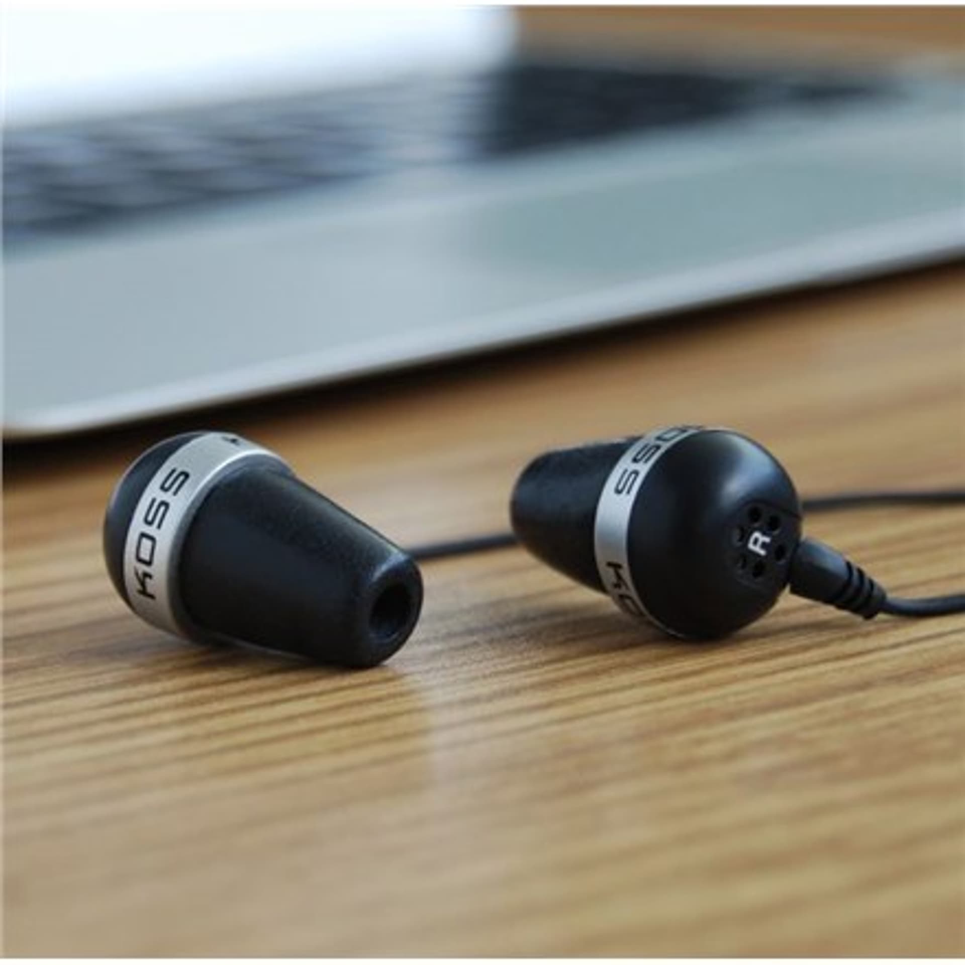 

Koss Słuchawki THE PLUG CLASSIC przewodowe, douszne, 3,5 mm, z funkcją redukcji szumów, czarne