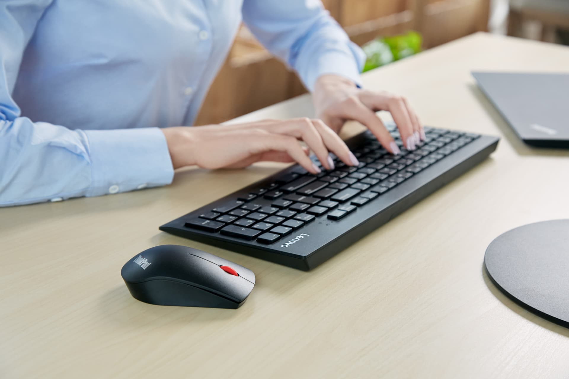 

Lenovo Professional Wireless Keyboard and Mouse Combo - US English with Euro symbol Black