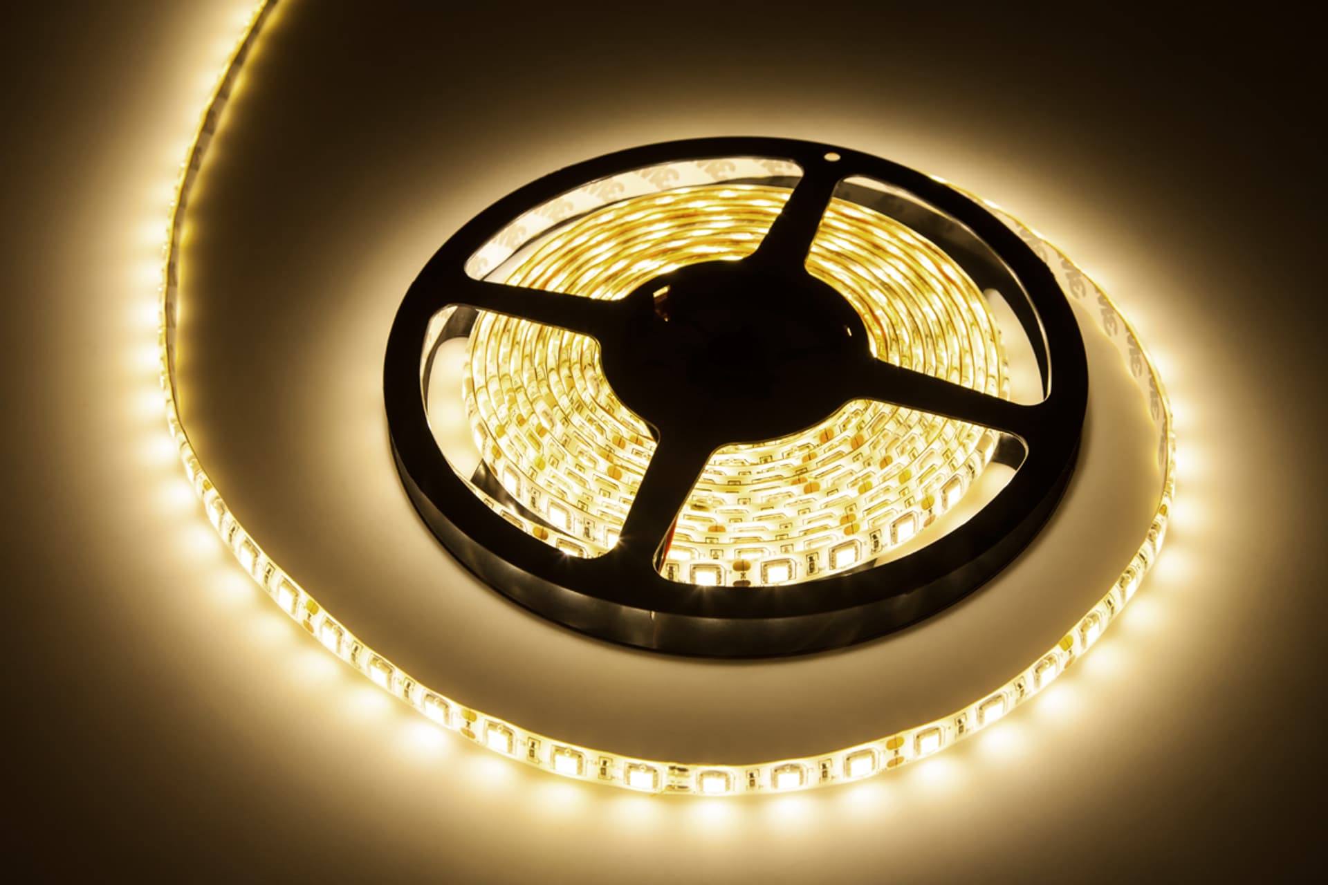 

Sznur diodowy 5m Rebel ciepły biały wodoodporny (300x5050 SMD) 12V, 300x5050 smd) 12