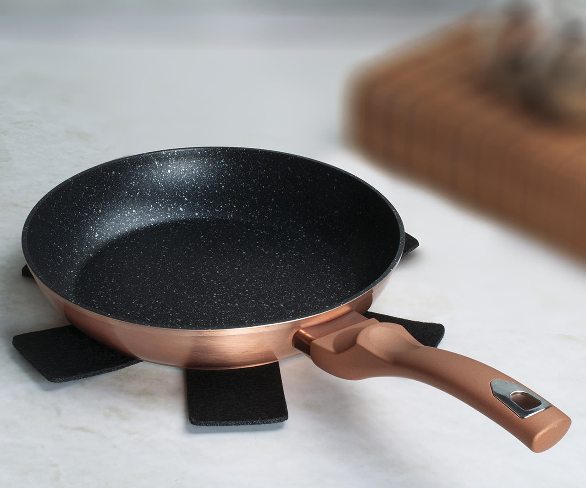 

PATELNIA GRANITOWA 30cm BERLINGER HAUS ROSE GOLD BH-1511