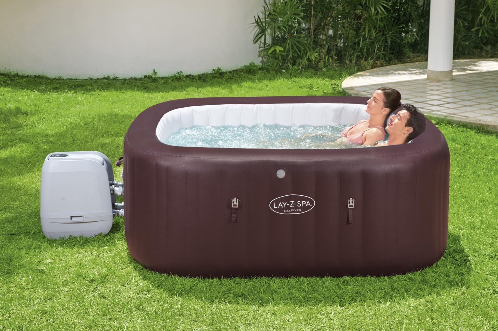 

Bestway Jacuzzi Lay-Z-Spa Maldives 79" x 79" x 31.5"/2.01m x 2.01m x 80cm 60033