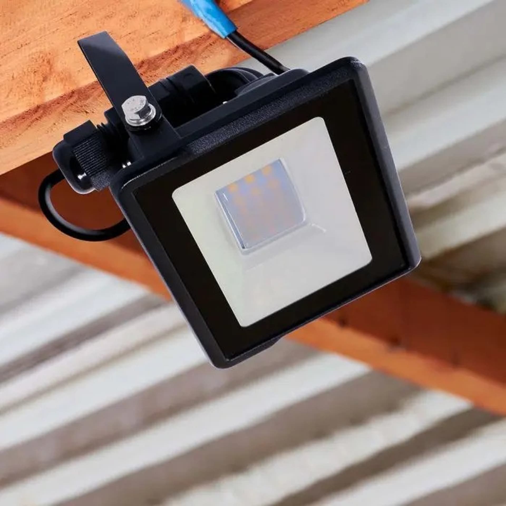 

Projektor LED 20W 4000K 1510lm Czarny