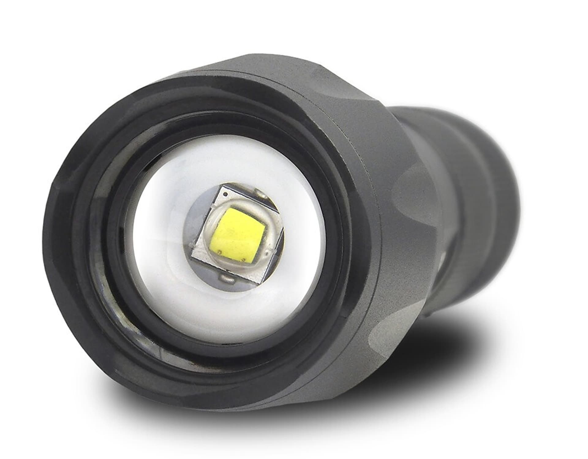 

Latarka ręczna diodowa LED 600 lumenów FL600 dioda CREE XM-L2