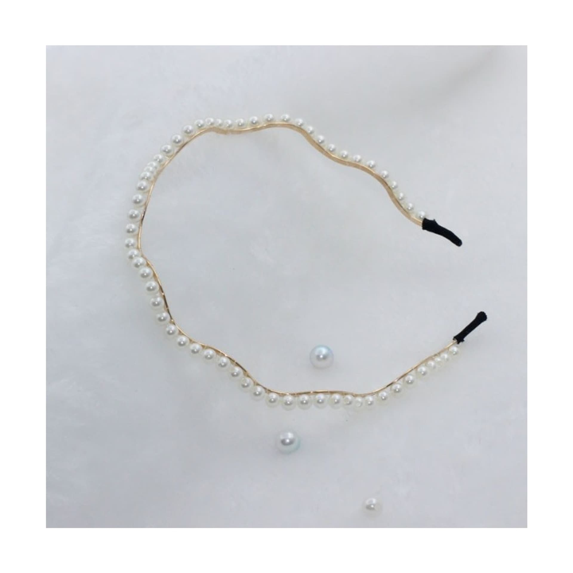 

OPASKA DO WŁOSÓW OZDOBNA PEREŁKOWA O424