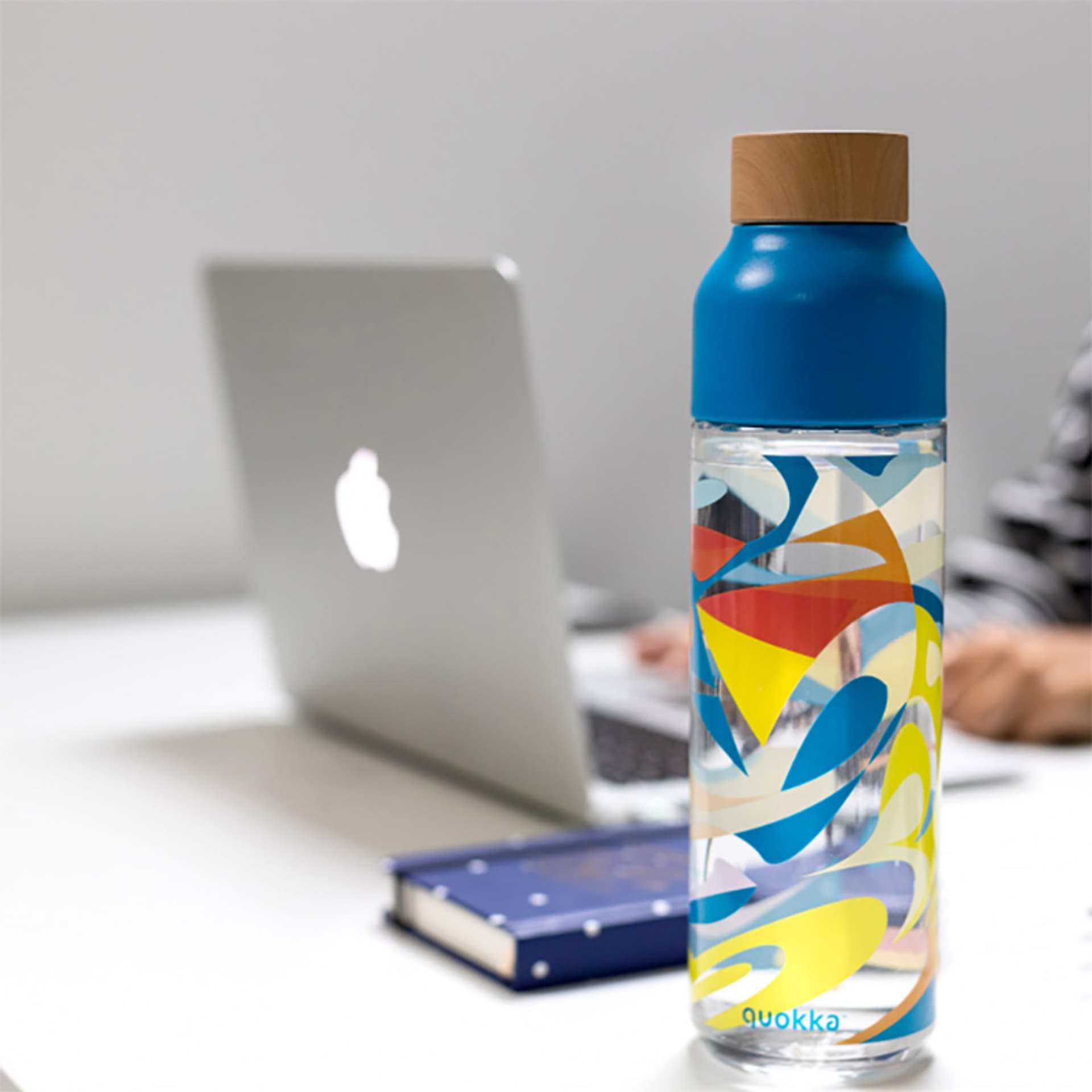 

Quokka Ice - Butelka na wodę z tritanu 840 ml (Abstract)
