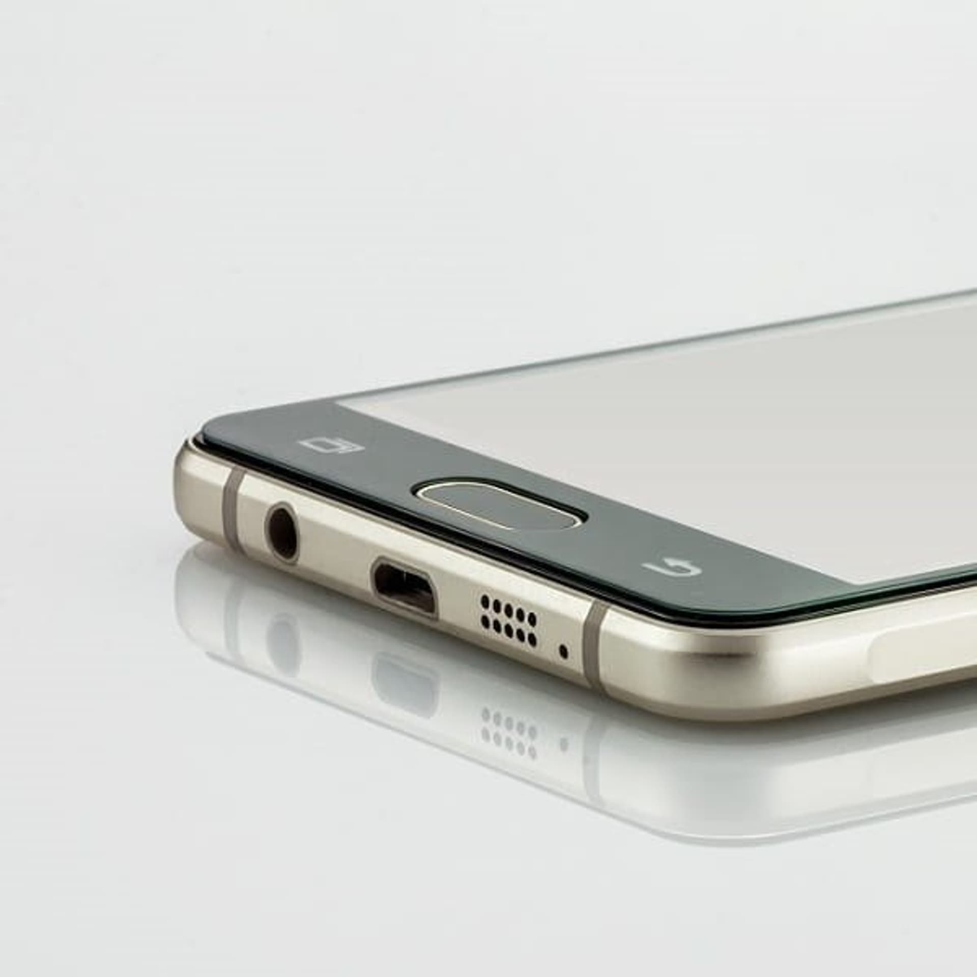 

MS Diamond Glass Edge Lite FG iPhone 7 /8/SE 2020 / SE 2022 biały/white Full Glue