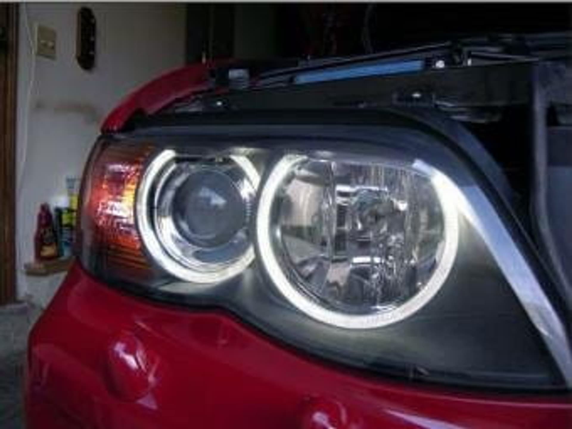 

Zastaw markerów LED do BMW. Białe ringi F608-624C6