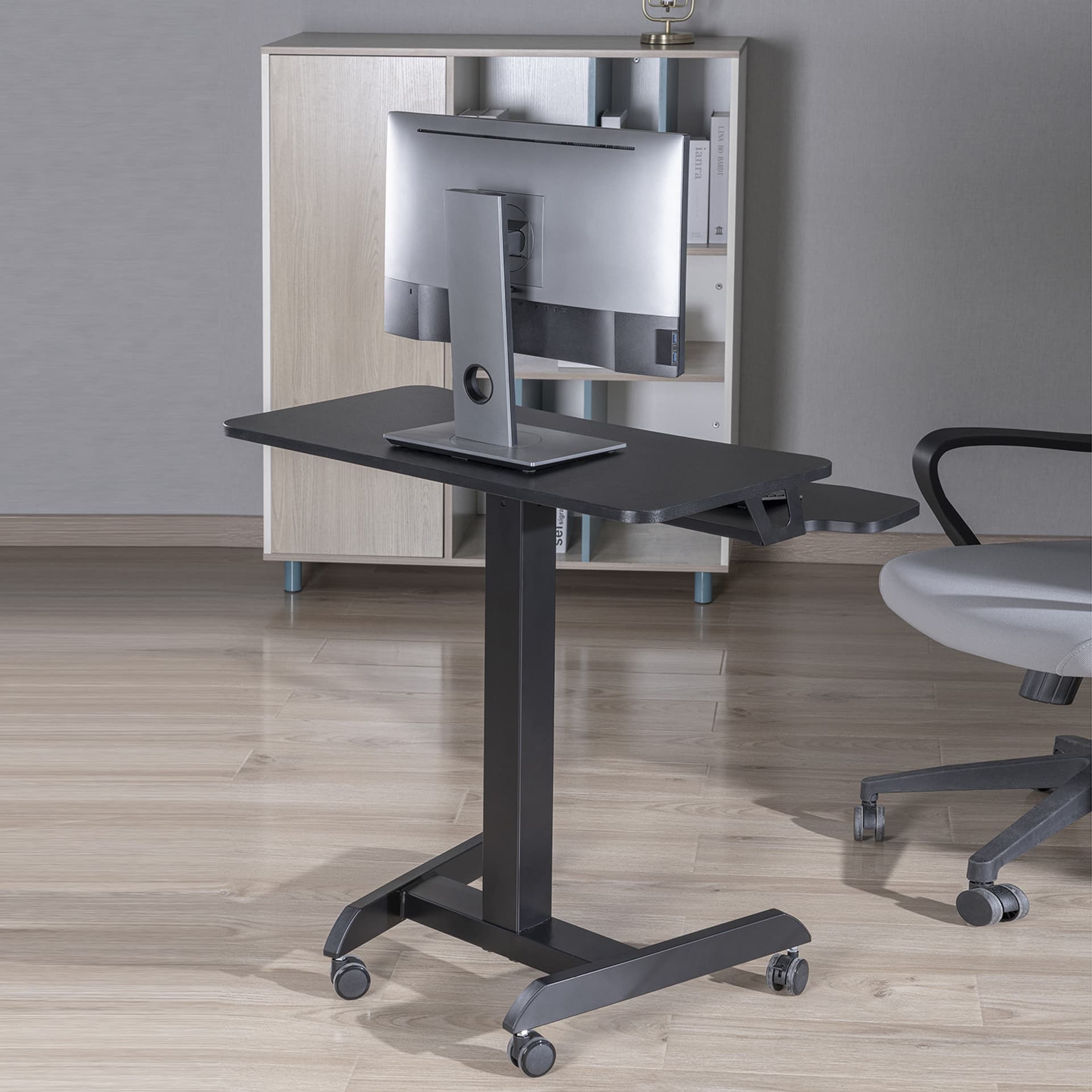 

Mobilna stacja robocza z regulacją wysokości i podwójną platformą Ergo Office, do pracy w pozycji stojącej, czarne max. 8kg, ma