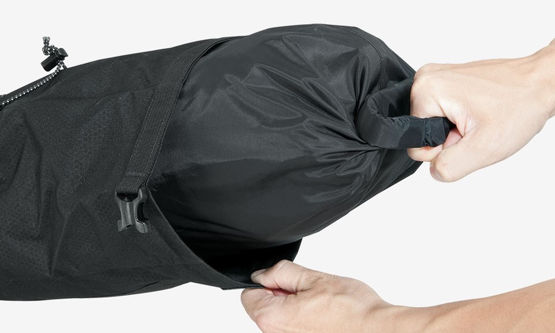 

TOPEAK torba mocowana pod siodłem czarna(pod siodło 15 Litrów)