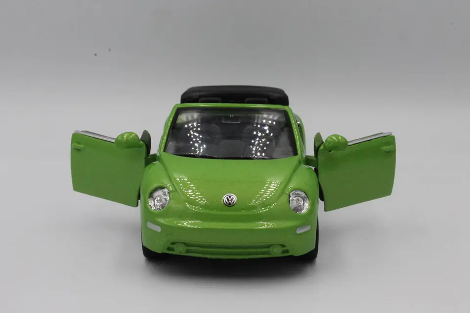 Welly - VW New Beetle Convertible 1:18 ミニカー Welly - VW New
