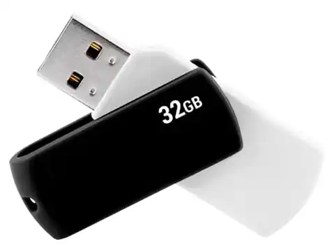 ⁨Pendrive Goodram UCO2 pamięć USB (32 GB)⁩ w sklepie Wasserman.eu