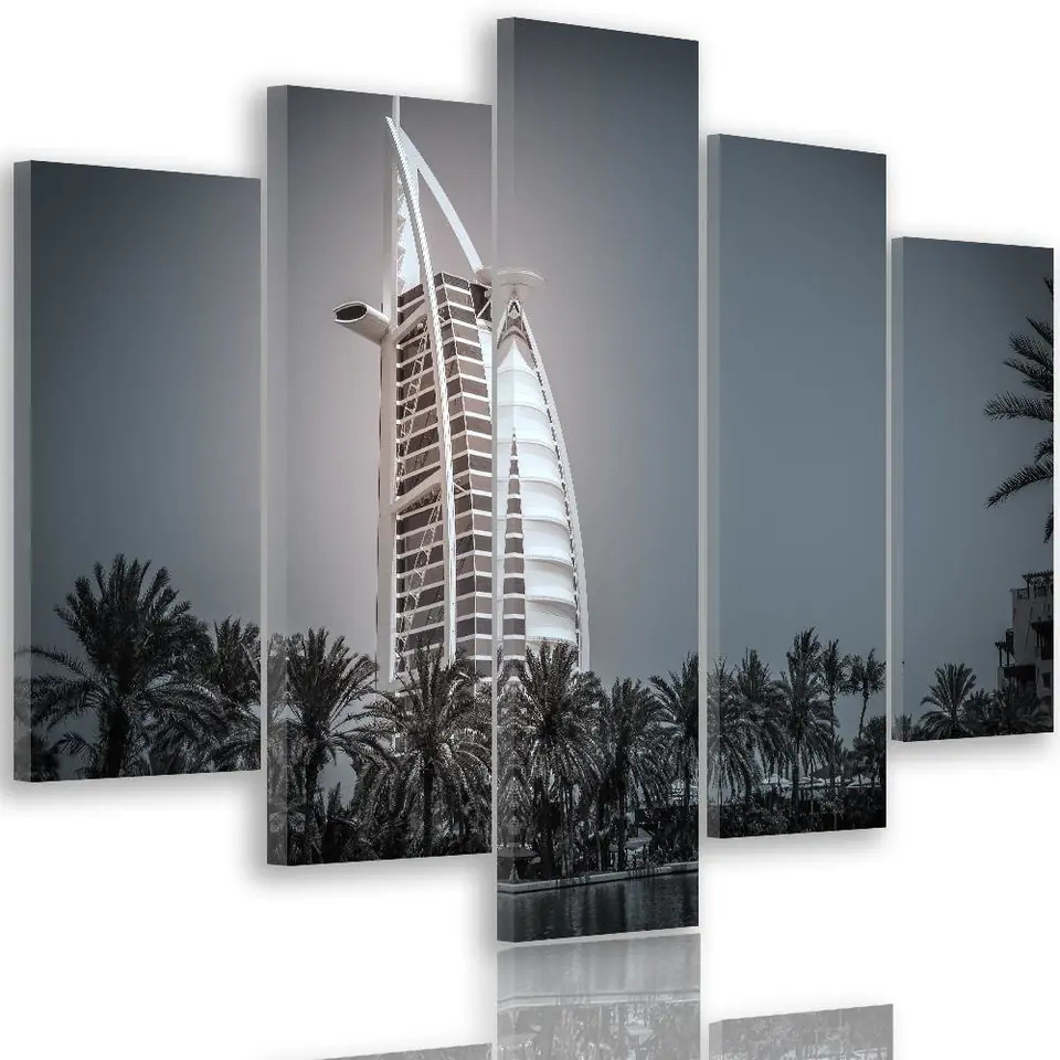 ⁨Obraz pięcioczęściowy na płótnie, Nowoczesny hotel w Dubaju (Rozmiar 100x70)⁩ w sklepie Wasserman.eu