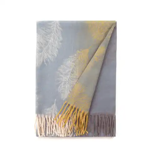 ⁨Feather scarf light grey (one size fits all)⁩ at Wasserman.eu
