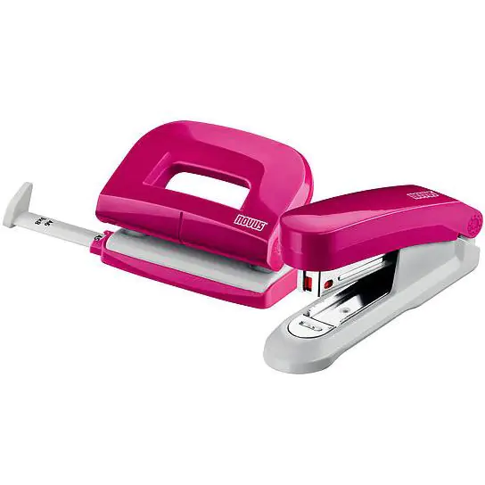 ⁨Set NOVUS stapler E15 + hole punch E210 pink 020-1875⁩ at Wasserman.eu