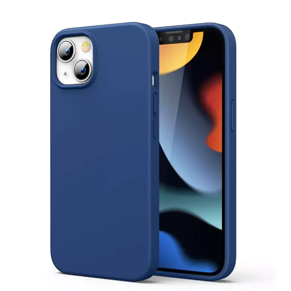 ⁨Ugreen Protective Silicone Case gumowe elastyczne silikonowe etui pokrowiec iPhone 13 niebieski⁩ w sklepie Wasserman.eu