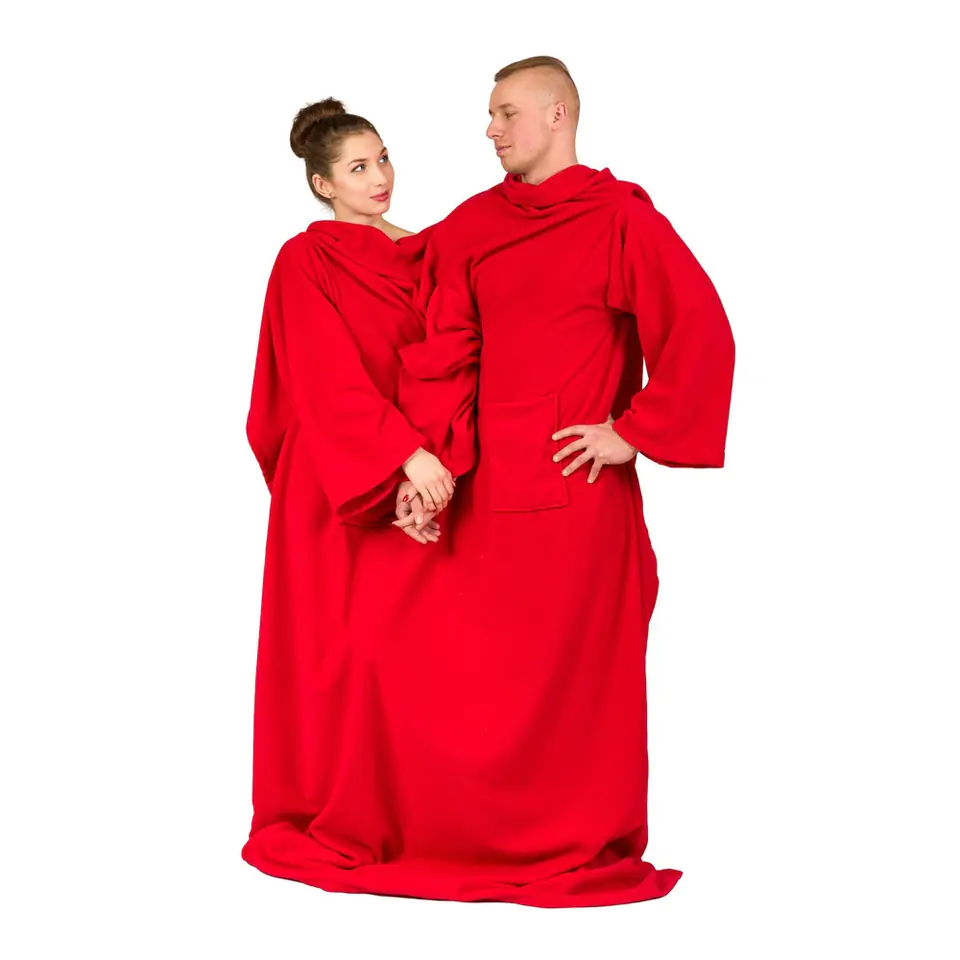 ⁨Blanket with sleeves for Couples Valentine's Day wedding gift⁩ at Wasserman.eu