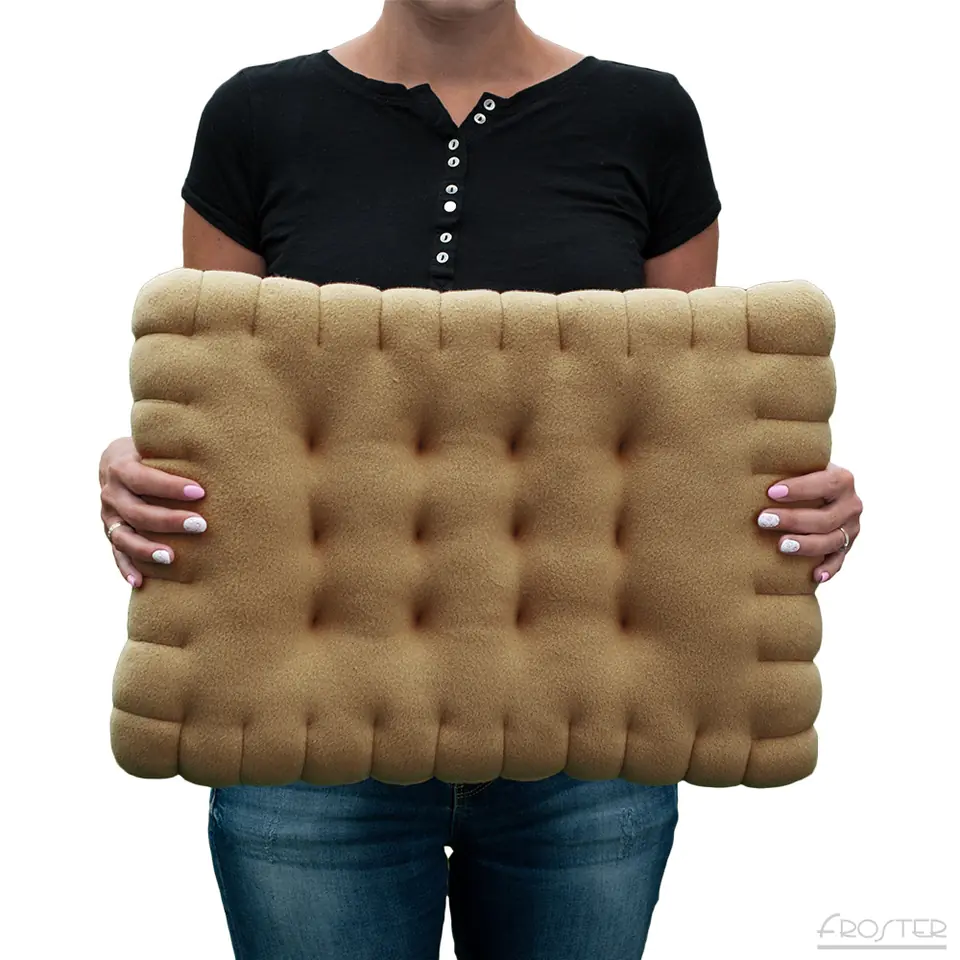 ⁨Pillow Giant Biscuit⁩ at Wasserman.eu