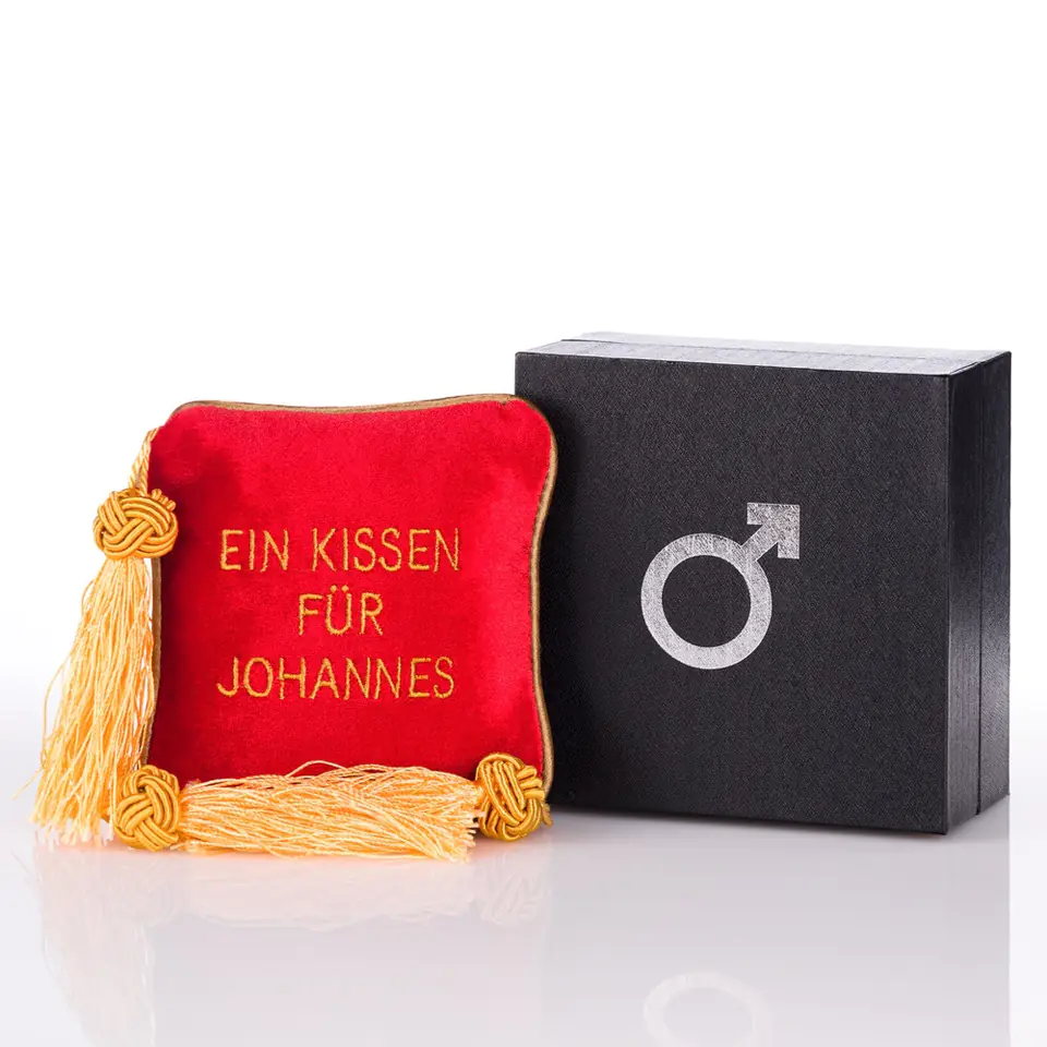 ⁨Pillow for Wacusia (DE)⁩ at Wasserman.eu