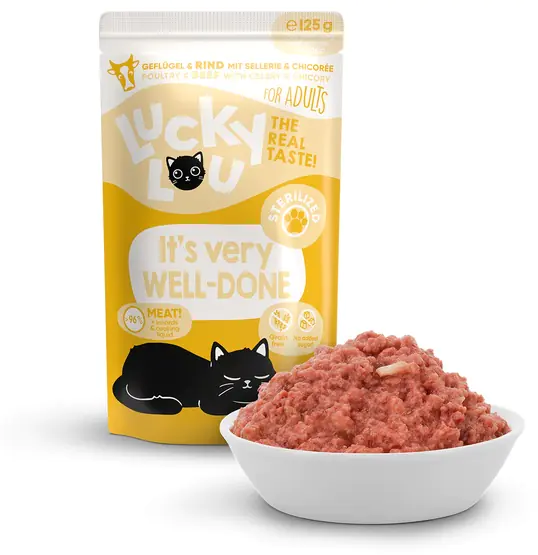 ⁨Lucky Lou Lifestage Sterilized Drób i wołowina saszetka 125g⁩ w sklepie Wasserman.eu