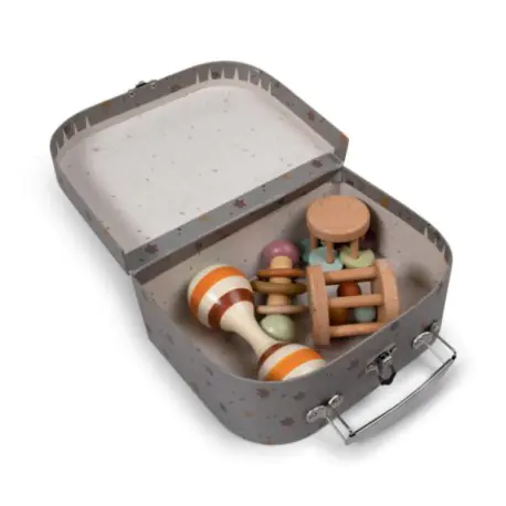 ⁨Filibabba sensory toys in a suitcase⁩ at Wasserman.eu